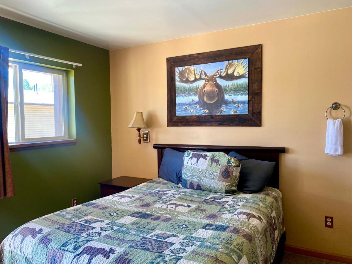 Rangely Moosehead Lodge מראה חיצוני תמונה